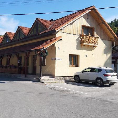 Penzion Pri Studnicke Omastina Exterior foto