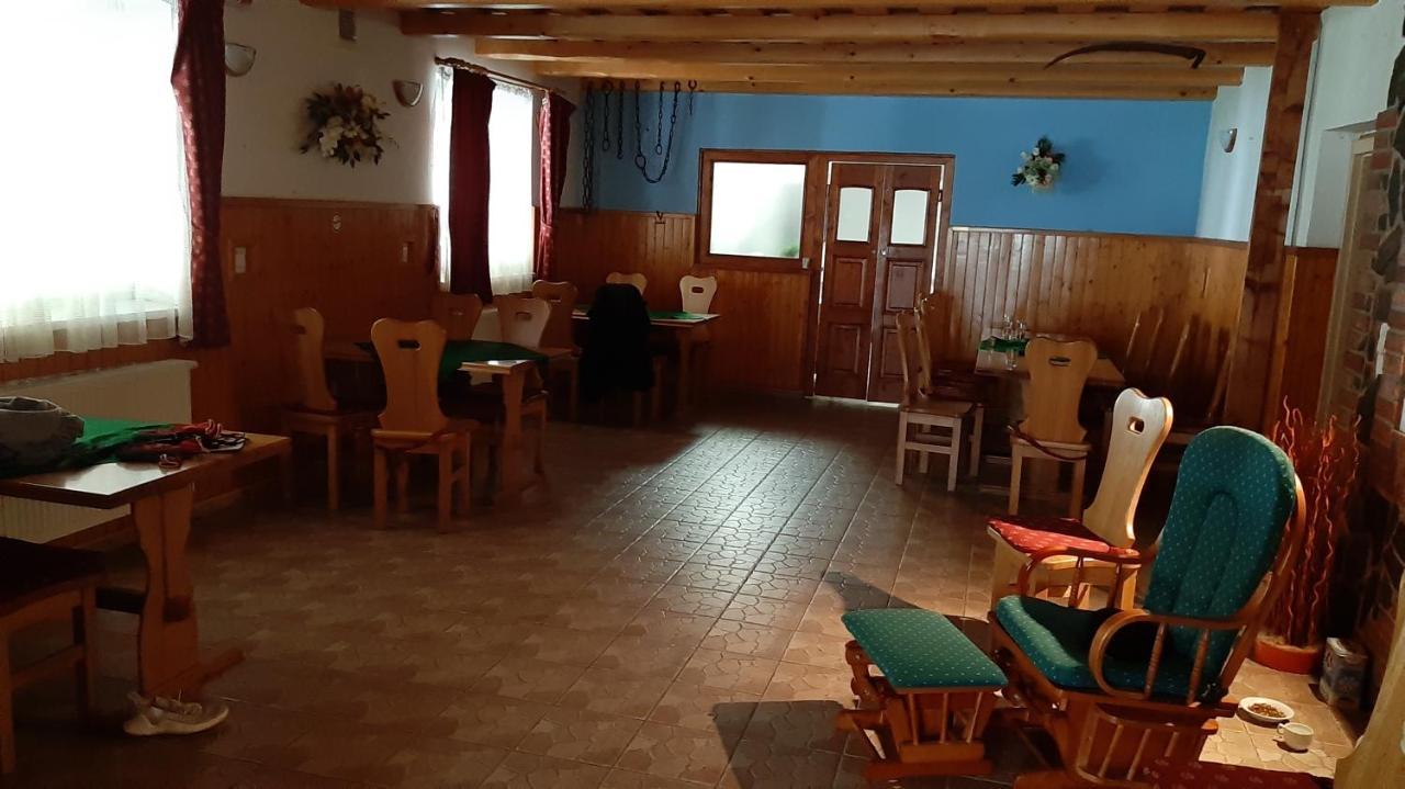 Penzion Pri Studnicke Omastina Exterior foto