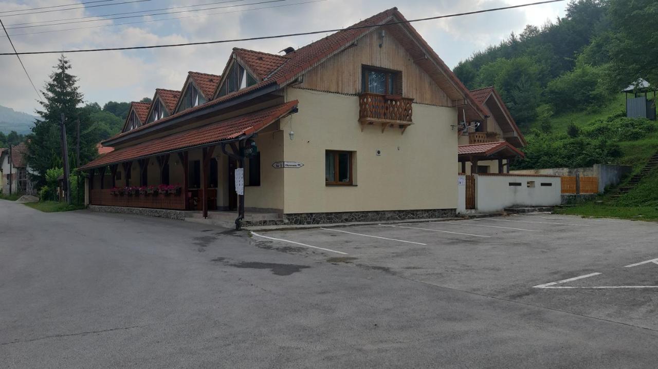 Penzion Pri Studnicke Omastina Exterior foto
